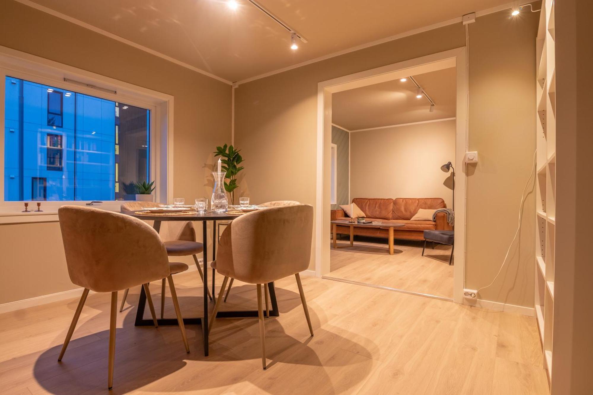 Cozy And Spacious Apartment In City Centre 트롬쇠 외부 사진