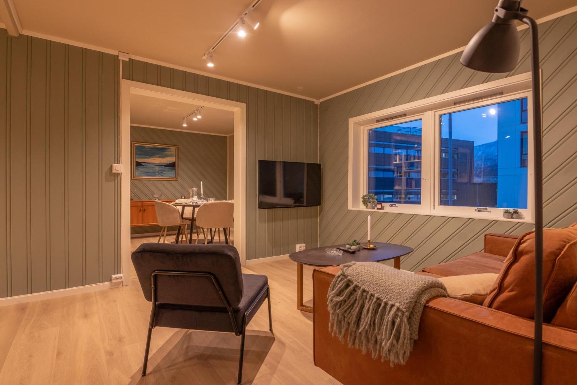Cozy And Spacious Apartment In City Centre 트롬쇠 외부 사진
